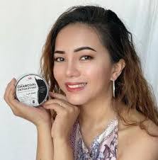 Sarah Samson's Instagram, Twitter & Facebook