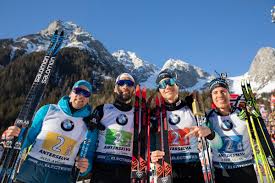 Simon desthieux fait ses débuts internationaux aux championnats du monde jeunesse en 2010, où il est médaillé d'argent du relais. Simon Desthieux Simondstx Twitter