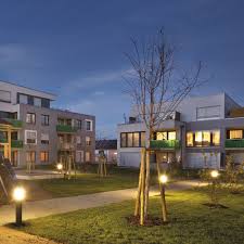 Liebe vermieter, im märz 2020 wurde mir meine wohnung wegen eigenbed.arf gekündigt,so das wir zur zeit bei einem freund in strassdorf wohnen( was aber leider immer schwieriger wird und wie in zwei monaten draußen sein. Referenzen Vgw
