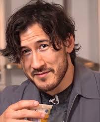 Cameron Eisner's Instagram, Twitter & Facebook