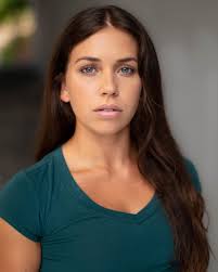 headshots for miss Logan Lowe, AKA my favorite reader, AKA  @slowandlothatisthetempo 🥵🫶 i have the prettiest friends!