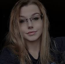 I hate that people be wanting to mind my business.. I'm not a pothead. I  Only smoke when God is good.😤🤷😩😂😭