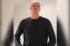 Ils rappellent que le fonctionnaire territorial n'a jamais demandé cette médiatisation, ni cherché à devenir un symbole du mouvement des gilets jaunes. Gilets Jaunes Je Ne Suis Pas Violent A Plaide Christophe Dettinger