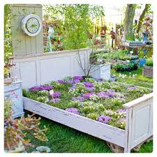 Pin By Donielle Lefever On The Great Outdoors Garden Deco Cottage Garden Spring Garden