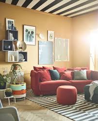 un salon en couleurs selon un designer d interieur planete deco a homes world salons rouges deco interieur design