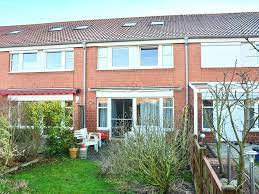 Schönes top modernisiertes, freistehendes mehrfamilienhaus mit aktuell 2 wohnungen und einer lagerhalle mit rolltor. Haus Zum Verkauf 28279 Bremen Arsten Mapio Net