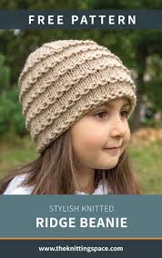 ご少女のバック トゥ スクールの着シックによる作彼女のこのスタイリッシュな編beanie この簡易編成プロジェクトに最適で初級編み手もできますので教えて彼のニッ in 2020 beanie knitting patterns free knit beanie pattern knitting patterns free hats