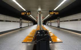 Hedefinize en yakın durakların listesine göz atın: Neuer Name Fur U Bahn Station Stadthaus Radio 91 2