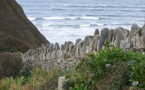 Over 100,000 english translations of french words and phrases. Pays De Galles Pays De Legendes La Terre Est Un Jardin