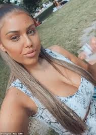 Love Island's Anna Vakili and her sister Mandi embroiled in vicious fight