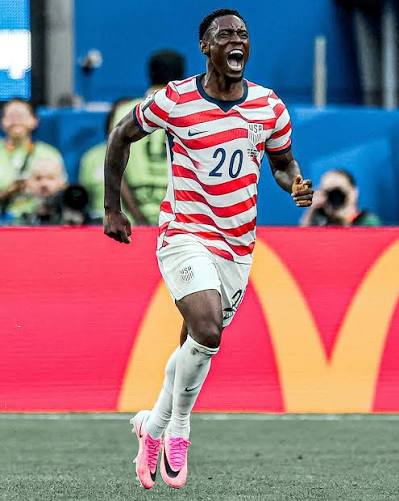 Folarin Balogun is now the 1st player to score a brace at this year's FIFA  World Cup in the USA, Canada & Mexico! 🇺🇸 His 1st international brace for  the USMNT comes