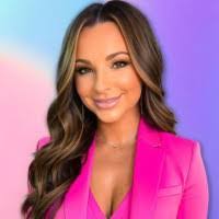 Brianne Richardson's Instagram, Twitter & Facebook