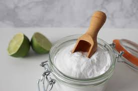 Le Bicarbonate De Soude Produit Miracle Pour Rattraper Une Eau De Piscine Verte Swimmy Le Blog Dedie A L Univers De La Baignade