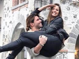 Come avete visto dal post di luca, la nostra storia purtroppo è finita. Luca E Ivana Oggi Primo Anniversario Insieme Un Messaggio Fa Sognare I Fan