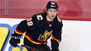 Additionally, he is in a romantic relationship with his girlfriend, claudia tersigni. Flames Mangiapane Honoured To Represent Canada At World Hockey Championship Sportsnet Ca