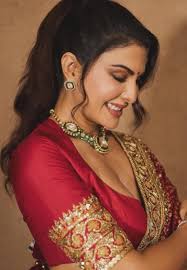 Jacqueline Fernandez red saree Bollywood Traditional Saree Look -