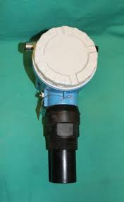 Depending on the sensor, the measuring range is up to 15 m (49 ft) in fluids and up to 7 m (23 ft) in bulk solids. Buy Endress Hauser Prosonic M Fmu41 Anb3a4 Ultrasonic Level Transmitter Online In India 112261827866