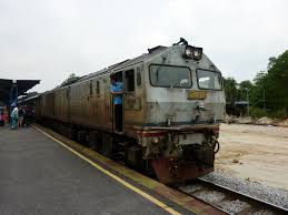 How to take the kuala lumpur to bangkok train. 24112 Zieht Den Zug 11 Von Butterworth Nach Kuala Lumpur Bahnbilder De