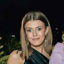 So proud of these UQ Masters of Dietetics students who volunteered their  time to present to UQ Healthy Living clients! The students delivered two  workshops to over 40 clients who wanted to