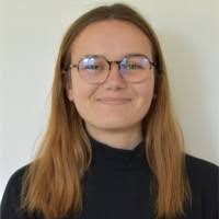 Lea Peters's Instagram, Twitter & Facebook