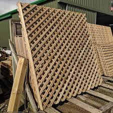 Hops are propagated from rhizomes that are generally available from march to may. Large Panels Of Heavy Diamond Trellis From The Crestala Fencing Centre
