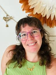 Hi friends! My name is Syndie and currently, I live in Cambria, California  (shout out if you know where thats at!) and I'm looking to move (if all  goes well) to the