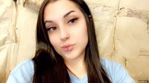 Can you add a picture of your sister to your nephew's graduation photo?