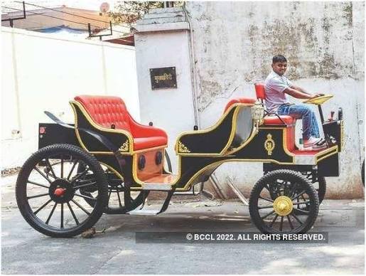 Victoria' carriages are back to show you around Mumbai. Only this time, they're e-Victorias