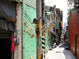 O espaço 悠悠蝸牛巷內，迷路是必然。 靜謐小房子，鬧中取靜小巷內， 雖然離火車站有一段路， 但景點都在不遠處。 è¸ç‰›å·· å°å—æ™¯é»ž å°ç£ä½œå®¶è'‰çŸ³æ¿¤ç­†ä¸‹çš„è¸ç‰›å··è¸å±… æ…¢æ´»æ¼«æ­¥çš„æ–‡é'å°å··å¼„ å®‰é­¯é­¯çš„ç­†è¨˜æœ¬
