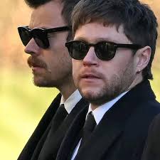 Well we've made it to Christmas Eve. Along the road we've lost some very  dear friends and loved ones. It's always a time for reflection but I'm  grateful for the love of