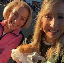 Still can't believe my little sister is married 😭 and I have another  sister ♥️🫶🏻 it was a beautiful small wedding in Missouri with gorgeous  weather. I'm so happy my sister found