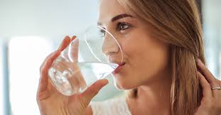 No, di niente altro. egli comincio a esaminarmi. Bere Acqua Durante Pasti Fa Bene O Male Men S Enjoy