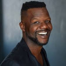 Dayle Smith's Instagram, Twitter & Facebook