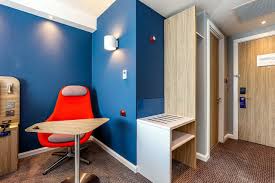 Located in w6 on the west of central london with good access to heathrow airport. Holiday Inn Express London Hammersmith Updated 2021 Prices Hotel Reviews And Photos Tripadvisor