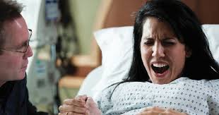 Pada awalnya air ketuban hanyalah berupa air yang berasal dari tubuh ibu. Minum Air Ketuban