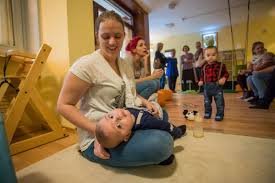 While first and foremost married to arilyn moonblade. Fur Die Kleinen Durch Die Wand