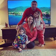 Lille osc métropole / türkiye. Burak Yilmaz Yeniden Evleniyor