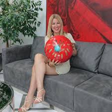 Dizinin bölümlerinde tuba büyüküstün, nüket duru. Dr Nuket Eroglu Photos Facebook