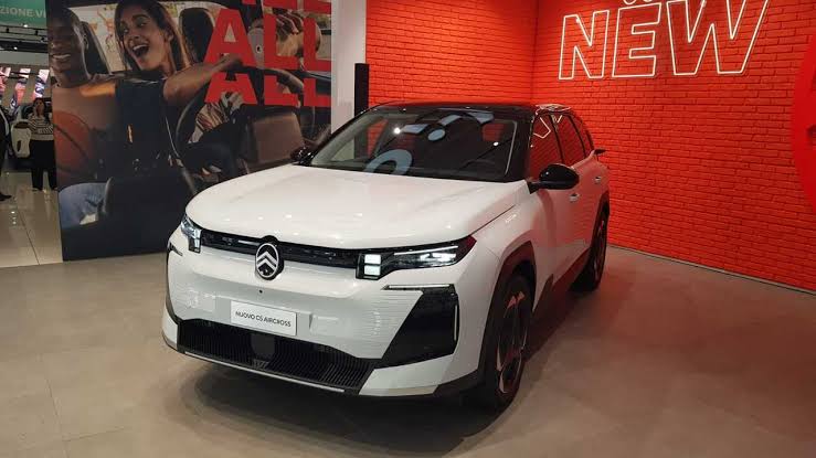 Nuova Citroën C5 Aircross 2025: tecnologia, comfort e autonomia fino a 680  km per l'elettrica - M3 Motorcube