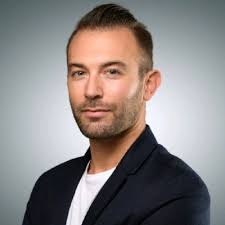 Five years ago, I packed up my life in Edinburgh, Scotland, and moved back… 