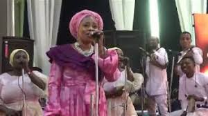 Hey there welcome welcome.congratulations to yoruba actress biola bayo on her traditional weddingwatch and enjoy.#biolabayowedding #biolaadebayowedding #b. Tope Alabi Rocks A Wedding Party Youtube