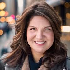 Lisa Chastain's Instagram, Twitter & Facebook