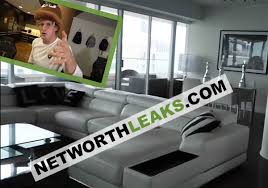 Logan paul's new gaming setup logan paul jake paul paul brothers ricegum drama alert logan paul gaming room complete check it out subscribe to see more logan paul's fortnite. Logan Paul Net Worth 2020 Wiki Age Height And More Facts
