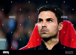 Mikel Arteta, manager dell'Arsenal, precede la UEFA Europa League Group Una  partita al Philips Stadium di Eindhoven. Data immagine: Giovedì 27 ottobre  2022 Foto stock