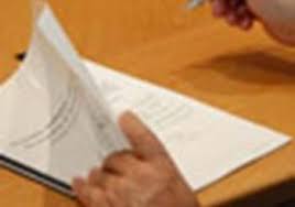 È stato arbitro di calcio sino al 2006, disputando quasi 200 gare nelle serie professionistiche. Figc