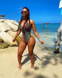 Kimbella Matos @kimbellamatos - Sun Raze |