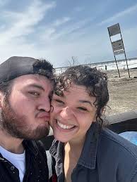 Heyyy my name is Maddie, and I'm a 28-year-old wife and mother to a  6-year-old girl. I work as a barista at a medical research center in San  Diego and enjoy coffee