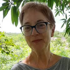 dr Ewa Nowacka-Chiari