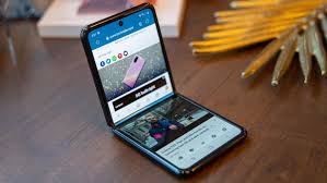 Features 6.7″ display, snapdragon 888 5g chipset, 3300 mah battery, 256 gb samsung galaxy z flip3 5g. Samsung Galaxy Z Flip 3 Looks To Have Top Tier Specs Unlike The Original Techradar