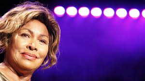 The legendary singer and actress looked happy and healthy in a video message shared with her fans in honor of her milestone birthday on tuesday. Tina Turner Wird 80 Warum Die Queen Of Rock So Glucklich Ist Wie Nie Berliner Morgenpost